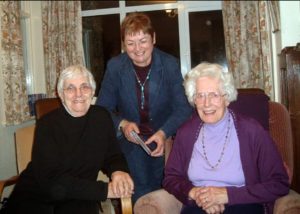 Elizabeth 2007 (right)